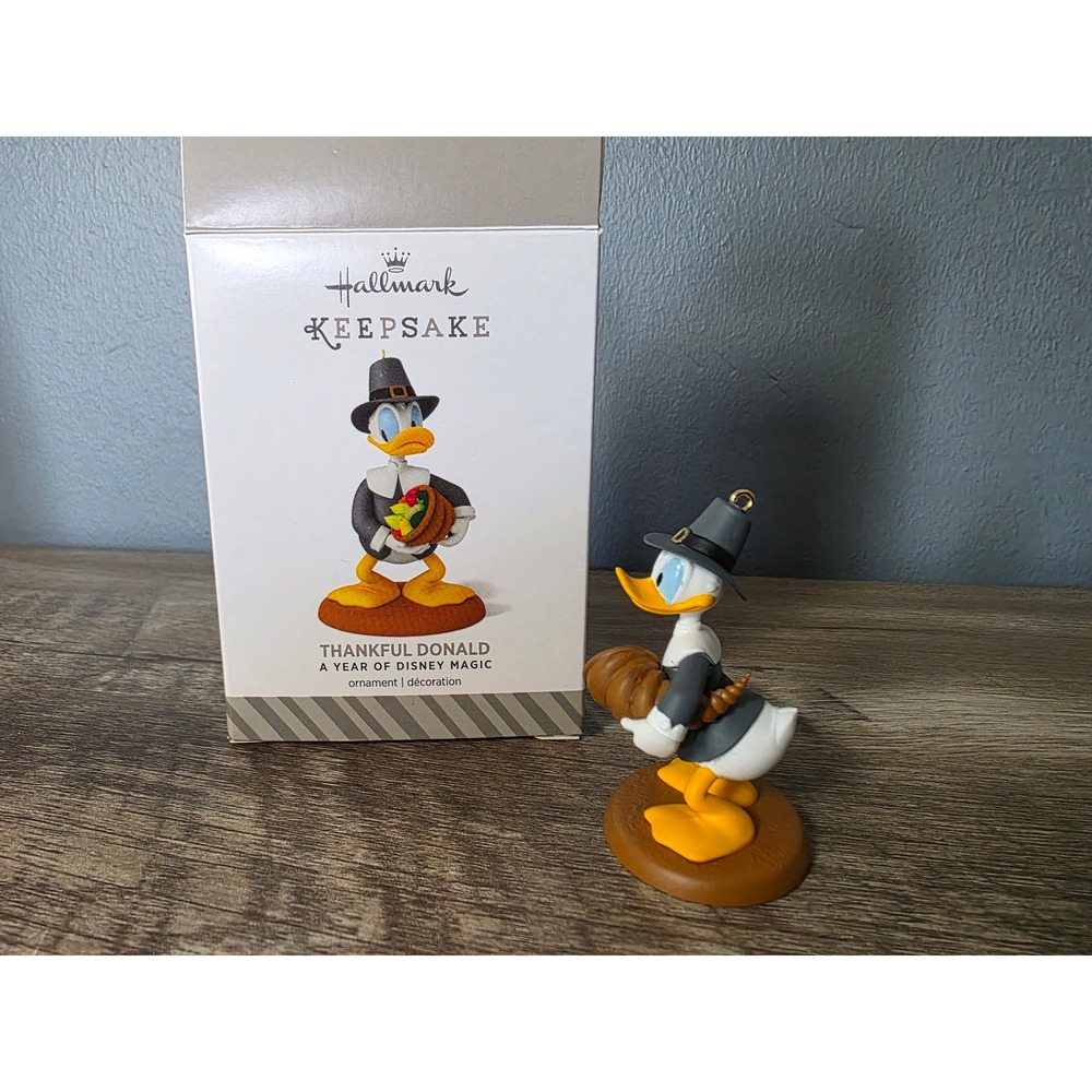 Hallmark Keepsake 2023 Thankful Donald Disney Magic Pilgrim Thanksgiving - Picture 2 of 2